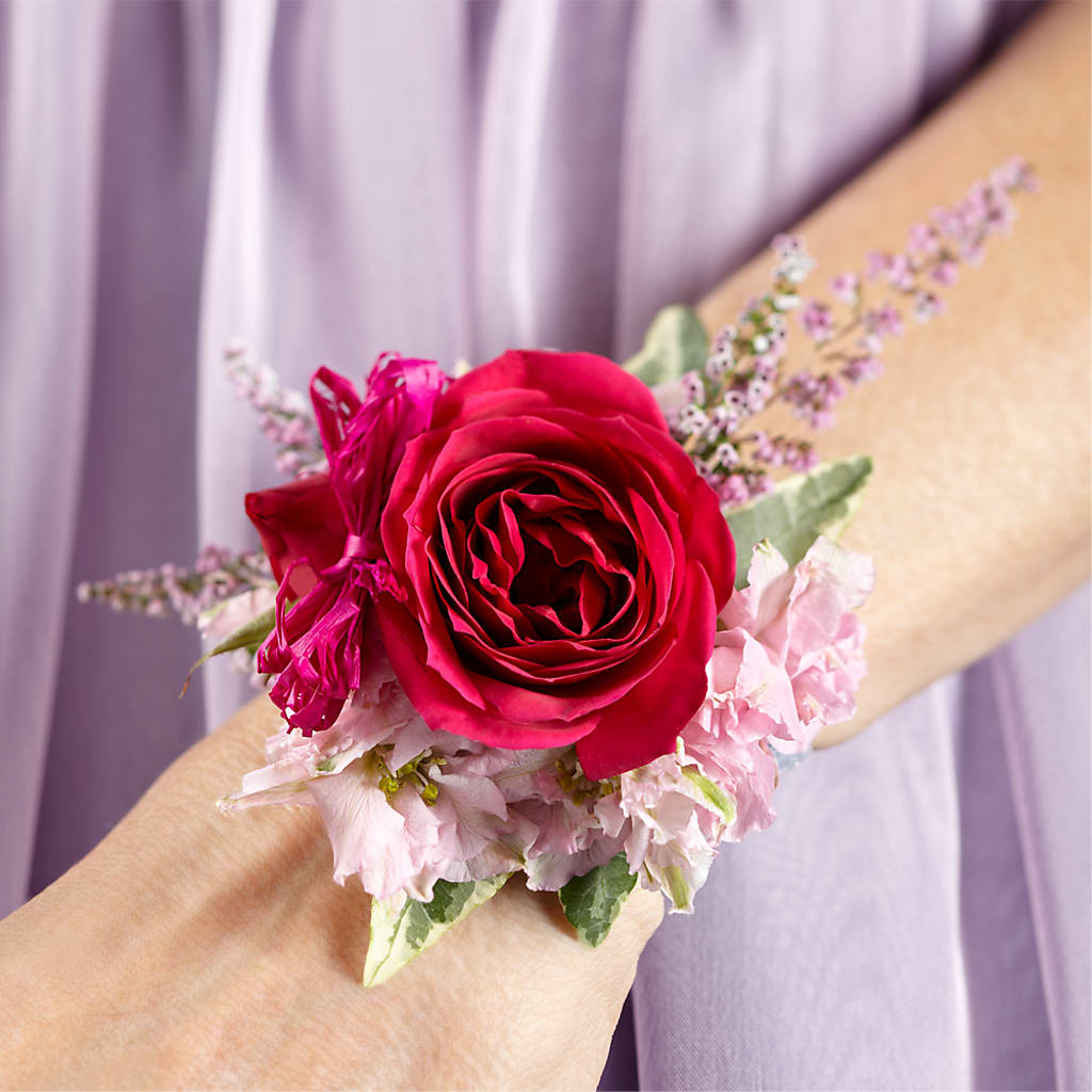 Rose Charm Corsage – FRIEND'S FLOWERS, Los Angeles CA
