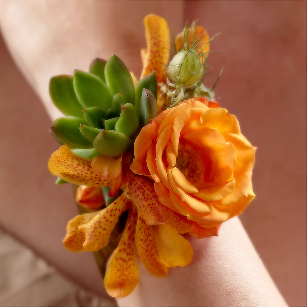 Irresistible Love Wrist Corsage – FRIEND'S FLOWERS, Los Angeles CA