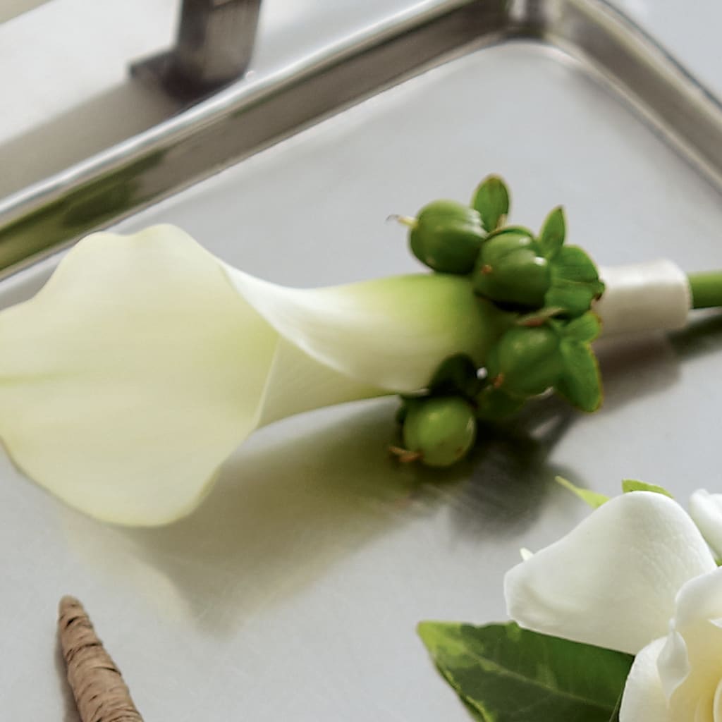 White Calla Boutonniere – FRIEND'S FLOWERS, Los Angeles CA