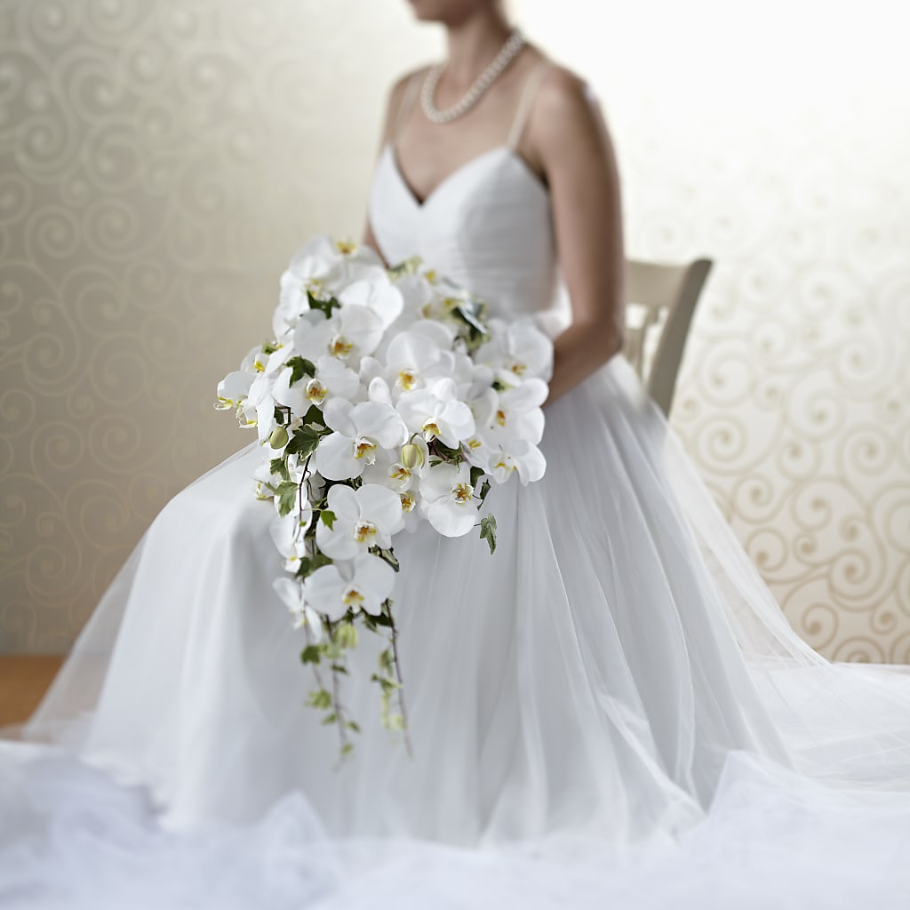 Classic White Bouquet – FRIEND'S FLOWERS, Los Angeles CA
