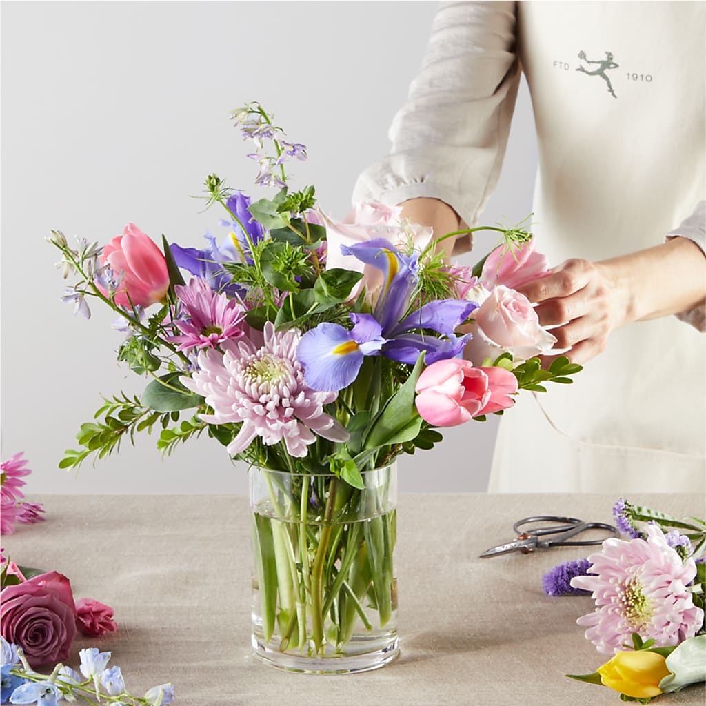Pastel Tradition - A Florist Original – FRIEND'S FLOWERS, Los Angeles CA