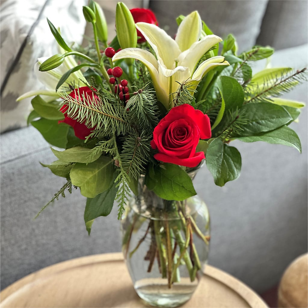 Sparkling Snowflakes Bouquet – FRIEND'S FLOWERS, Los Angeles CA