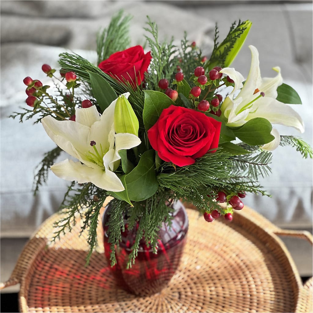 Evergreen Delight Bouquet – FRIEND'S FLOWERS, Los Angeles CA